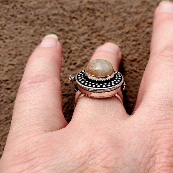 New Natural Sunstone 925 Silver Poison Ring. - Picture 8 of 12